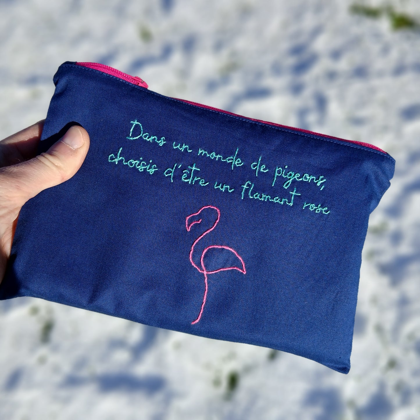 Flamant rose uni bleu