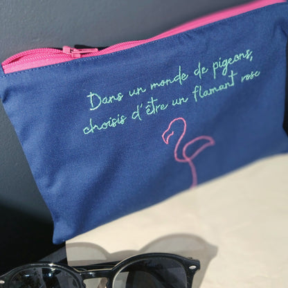 Flamant rose uni bleu